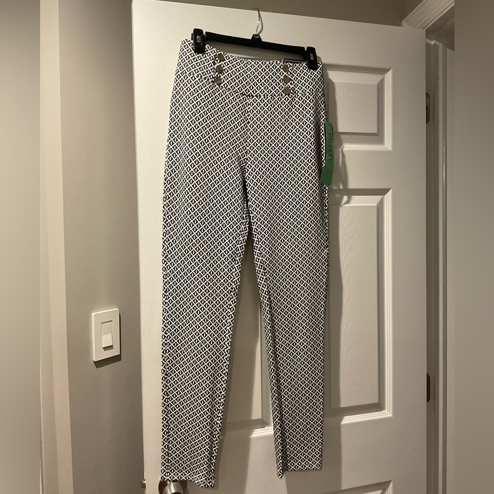 Lark+Grey-Petite M-Black & white pattern-pull on pants, with silver buttons